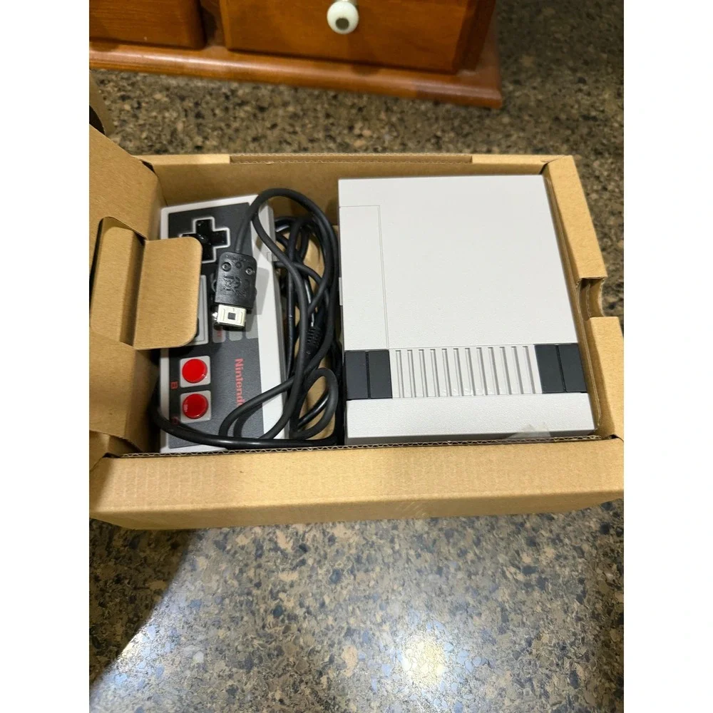 Nintendo NES Classic Edition Mini Console 30 Games CLV-001‎ Bundle with Box